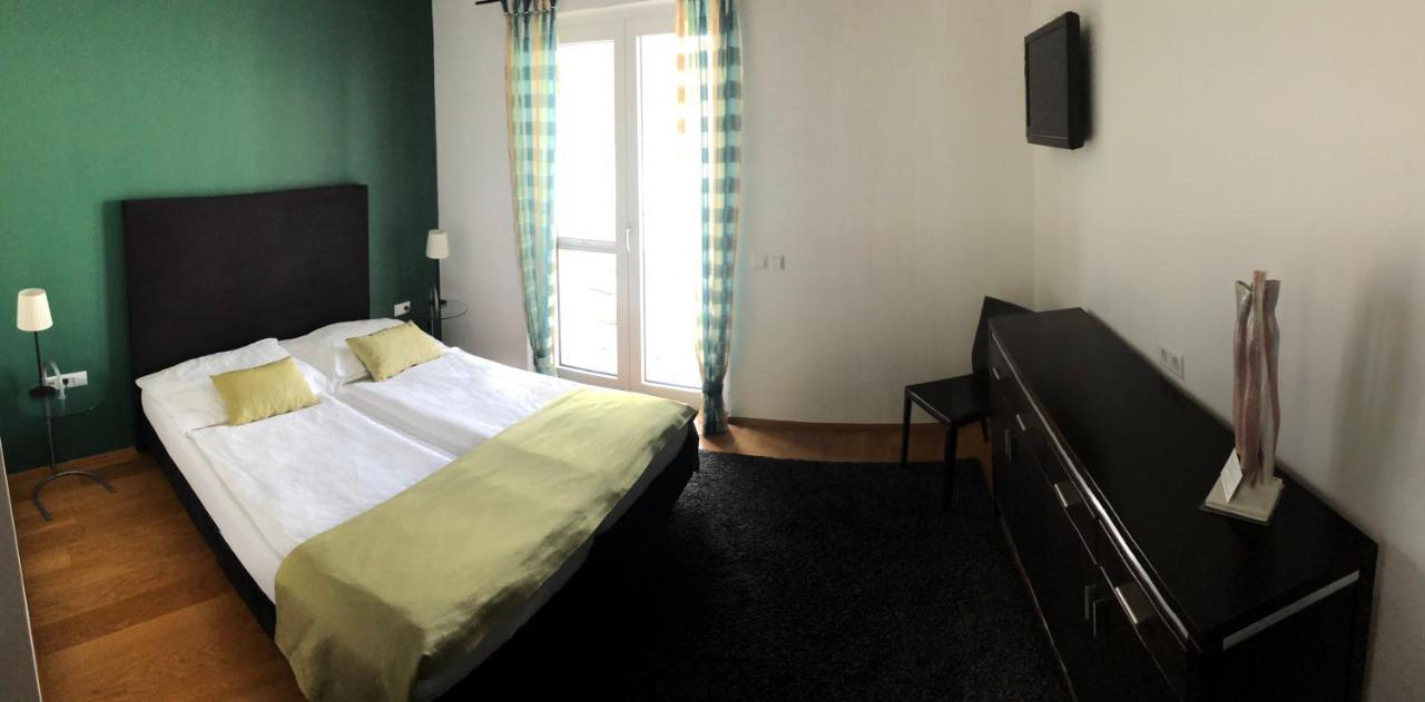 Weingut Silvia Heinrich Bed & Breakfast Deutschkreutz Ngoại thất bức ảnh