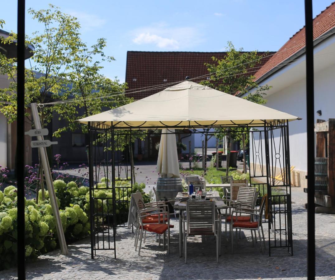 Weingut Silvia Heinrich Bed & Breakfast Deutschkreutz Ngoại thất bức ảnh